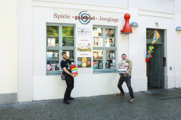 Bild 1 von Galadriel Spiele, Jonglage, Frisbee- und Bogensport